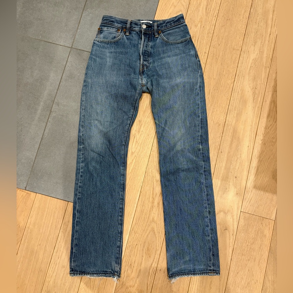 Re/Done Levi’s Vintage 90s Straight Leg Medium Wash Jeans